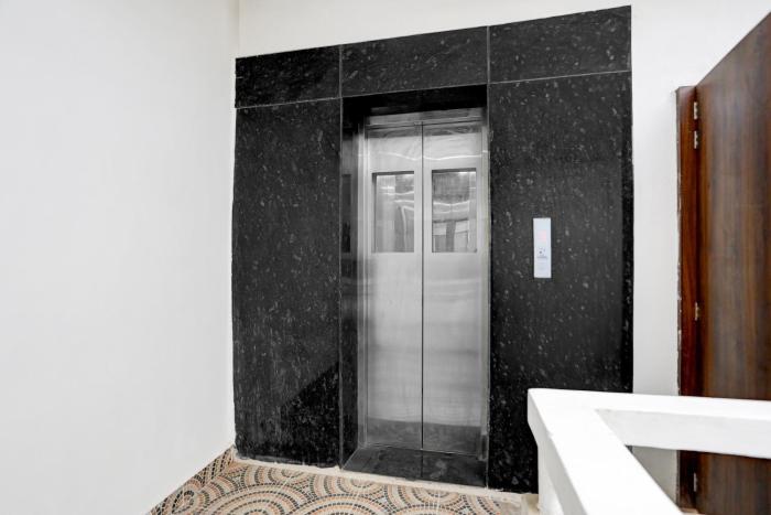 hotel o varanasi trade center formerly vairaghi villa