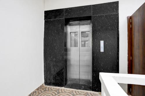 hotel o varanasi trade center formerly vairaghi villa