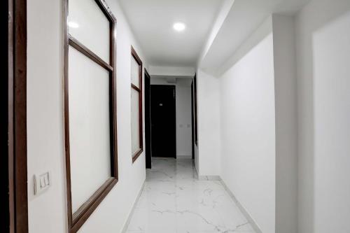 super collection o 24 7 hotel