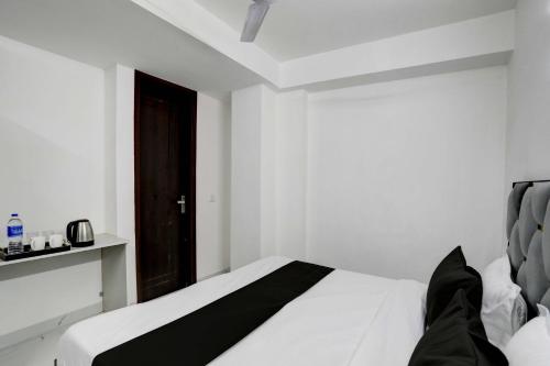 super collection o 24 7 hotel