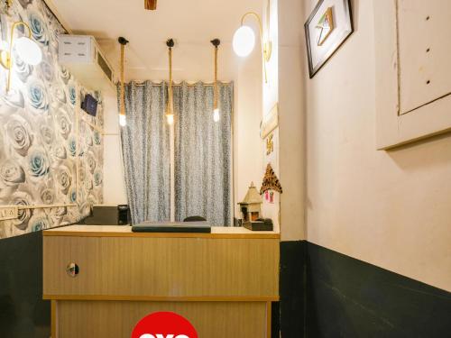 Hotel O Unique Delhi Home Stay,,4 star