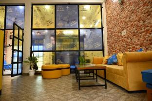 The Hobohomes,,3 star