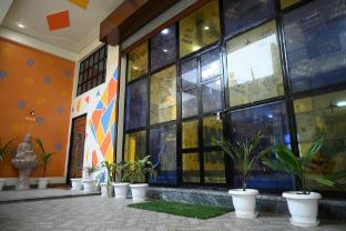 The Hobohomes,,3 star