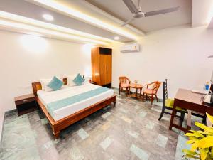 Hotel Green Galaxy - Green Park South Delhi,,3 star