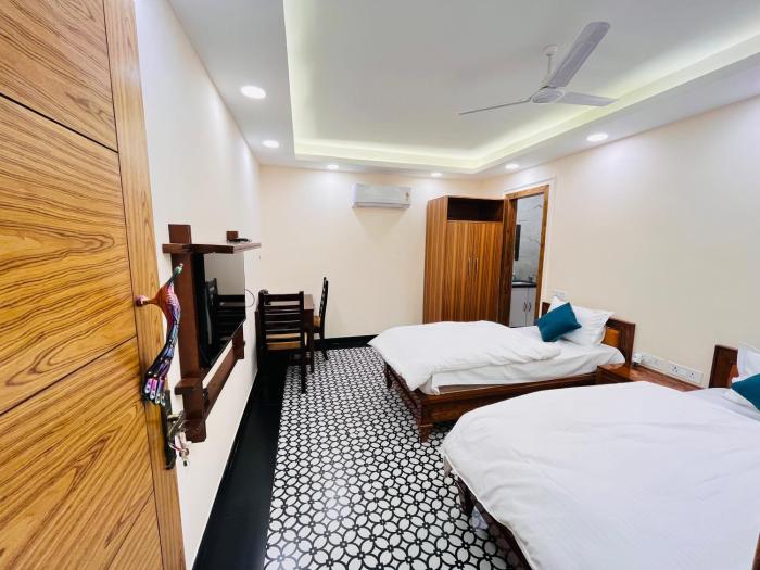 hotel green galaxy green park south delhi