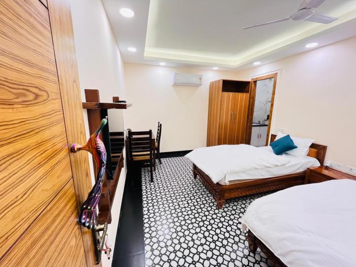 hotel green galaxy green park south delhi