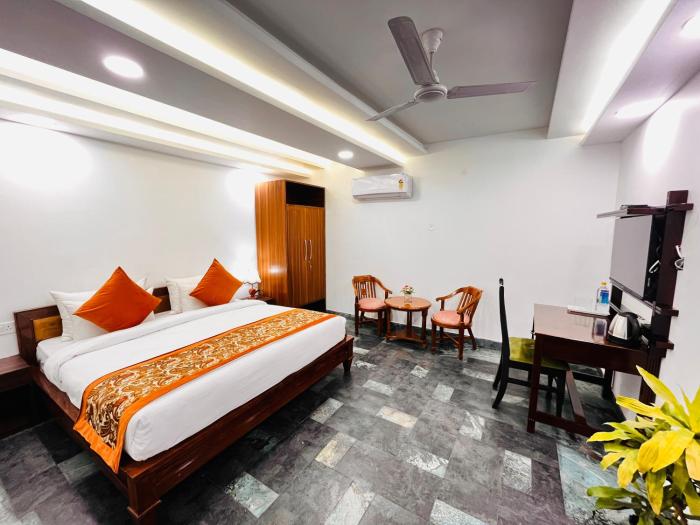 hotel green galaxy green park south delhi