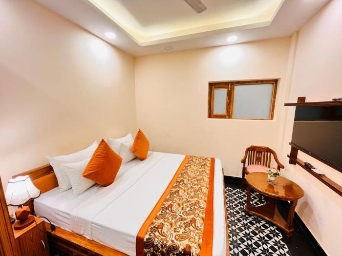 hotel green galaxy green park south delhi