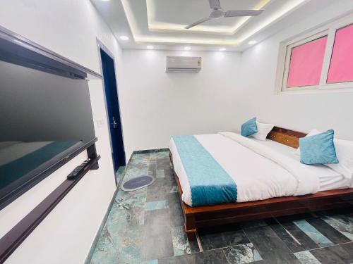 hotel green galaxy green park south delhi