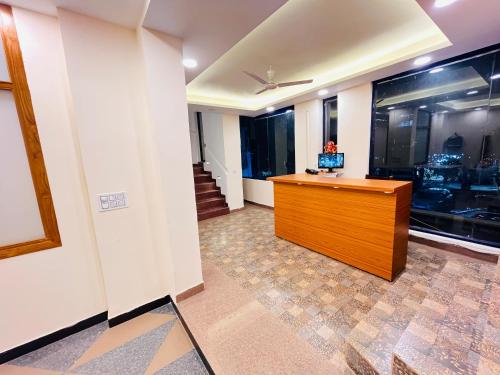 hotel green galaxy green park south delhi