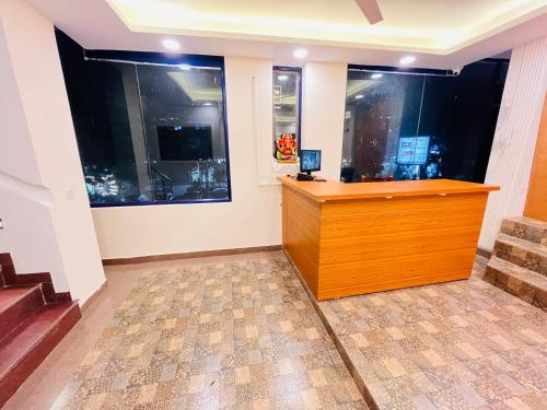 hotel green galaxy green park south delhi