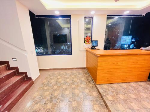 hotel green galaxy green park south delhi