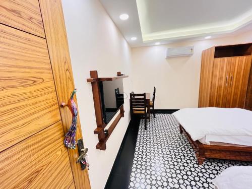 hotel green galaxy green park south delhi