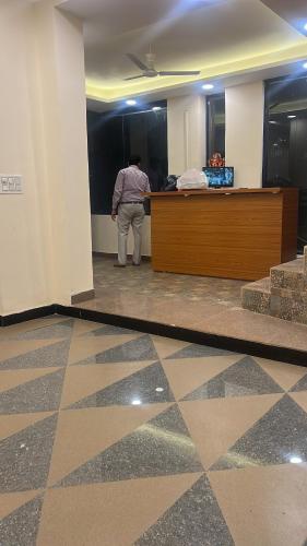 hotel green galaxy green park south delhi