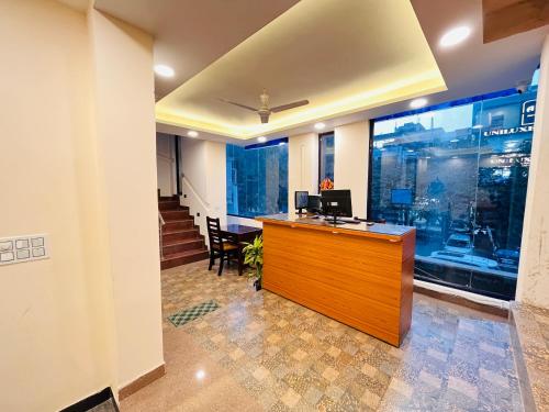 hotel green galaxy green park south delhi