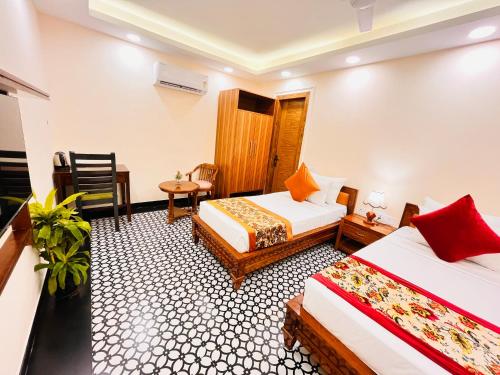 hotel green galaxy green park south delhi