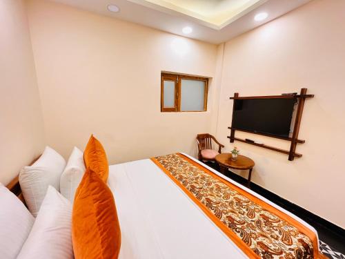 hotel green galaxy green park south delhi