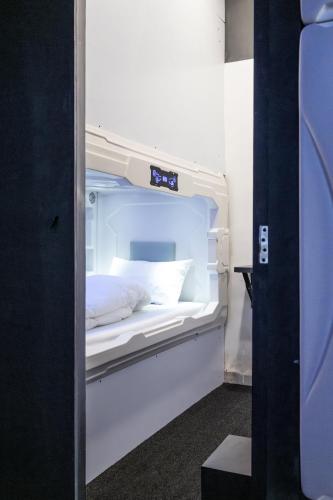 naptapgo japanese private pod hotel e city metro