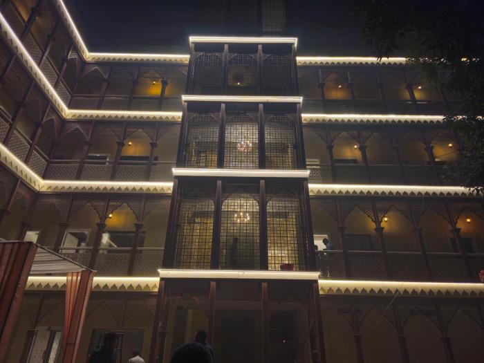 aam bagh banaras