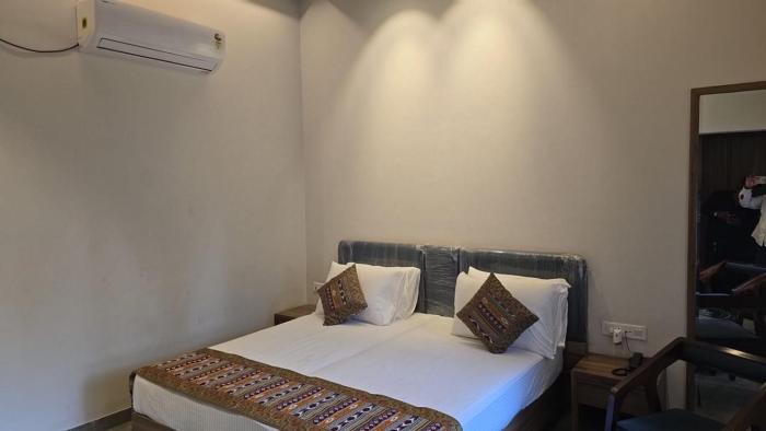 aam bagh banaras