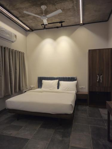 aam bagh banaras