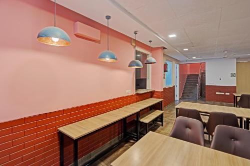 madstays hotels medicity near medanta hospital