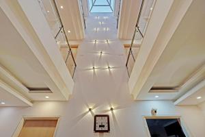 madstays hotels medicity near medanta hospital