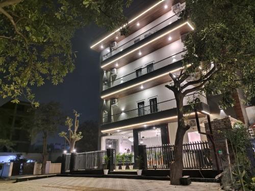 kds emerald suites