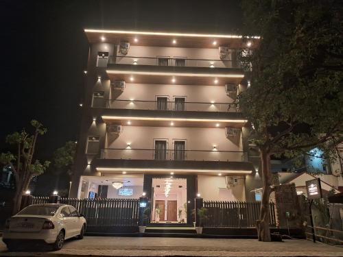 kds emerald suites