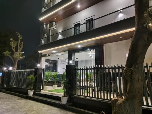 kds emerald suites