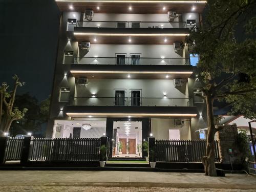 kds emerald suites