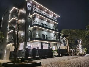 kds emerald suites