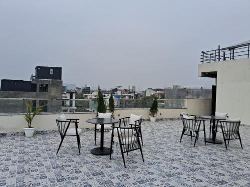 kds emerald suites