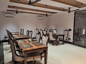 kds emerald suites