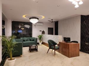 kds emerald suites