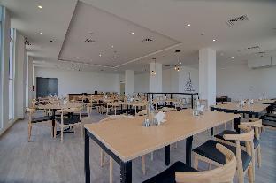 collection o near kohat enclave metro station