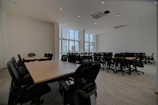 collection o near kohat enclave metro station