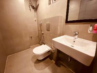 collection o near kohat enclave metro station