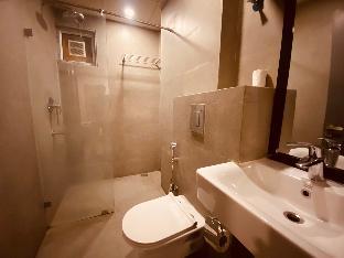 collection o near kohat enclave metro station