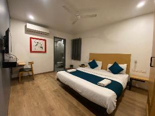 collection o near kohat enclave metro station