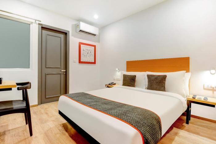 collection o near kohat enclave metro station