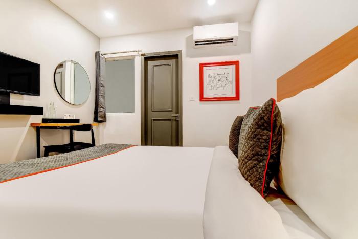 collection o near kohat enclave metro station