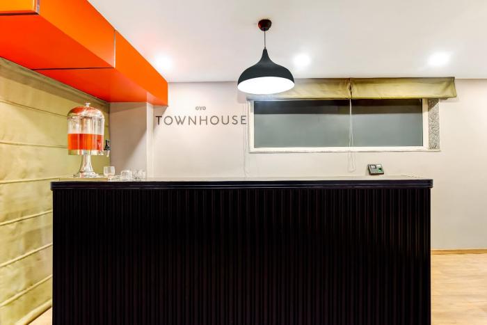 collection o near kohat enclave metro station