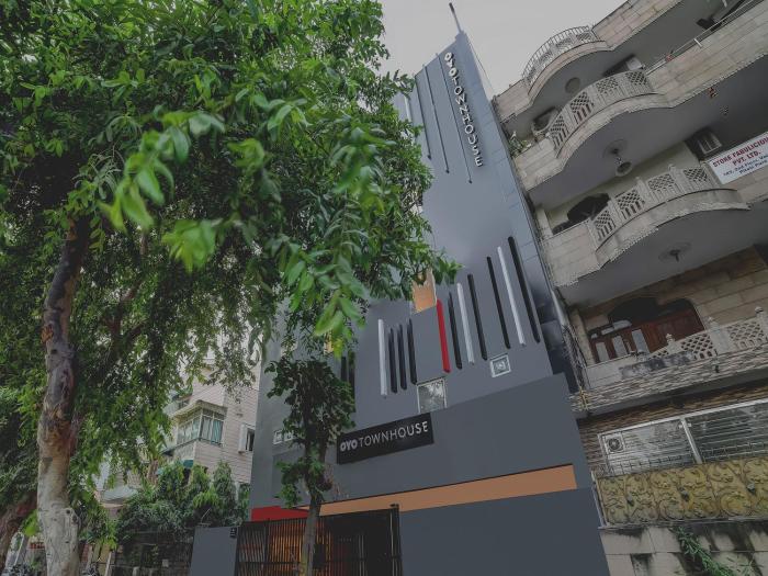 collection o near kohat enclave metro station