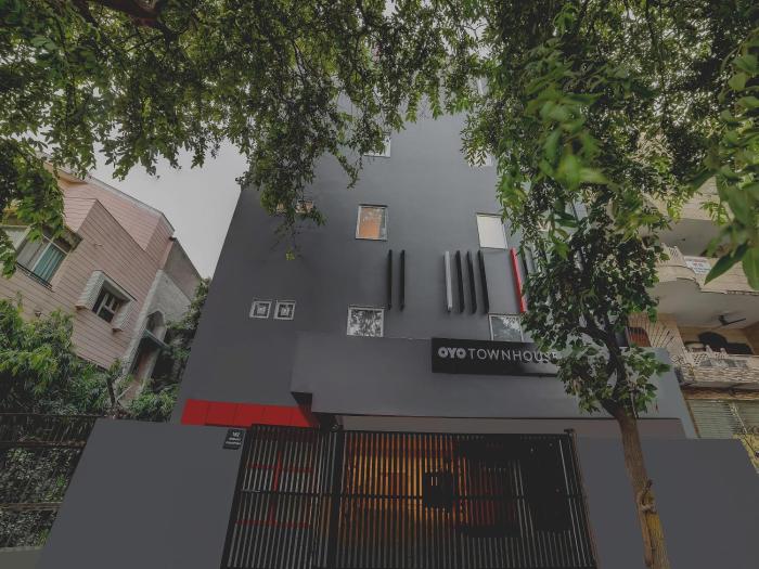 collection o near kohat enclave metro station