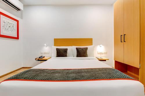 collection o near kohat enclave metro station