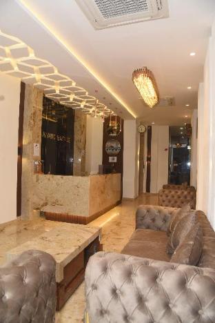 hotel lawang signage