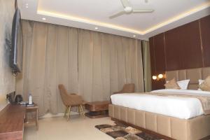 Hotel Lawang Signage,,2 star