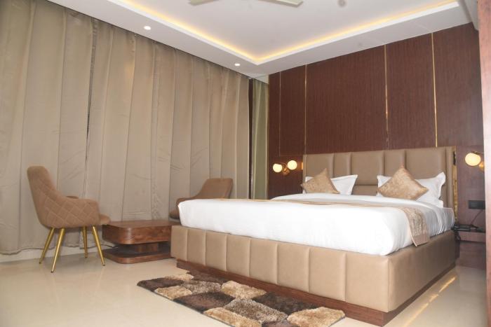 hotel lawang signage