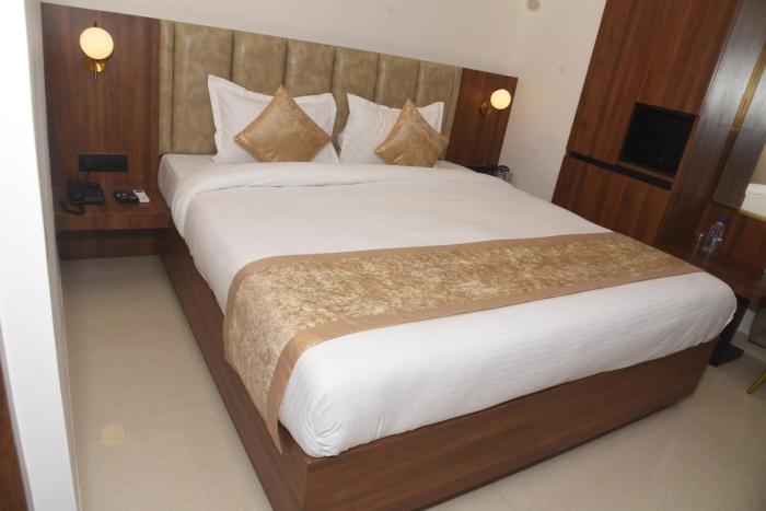 hotel lawang signage